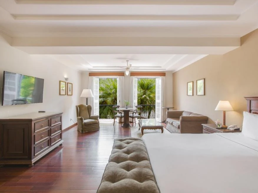 Sala de estar integrada ao quarto, categoria Suíte Master do Hotel Fazenda Dona Carolina